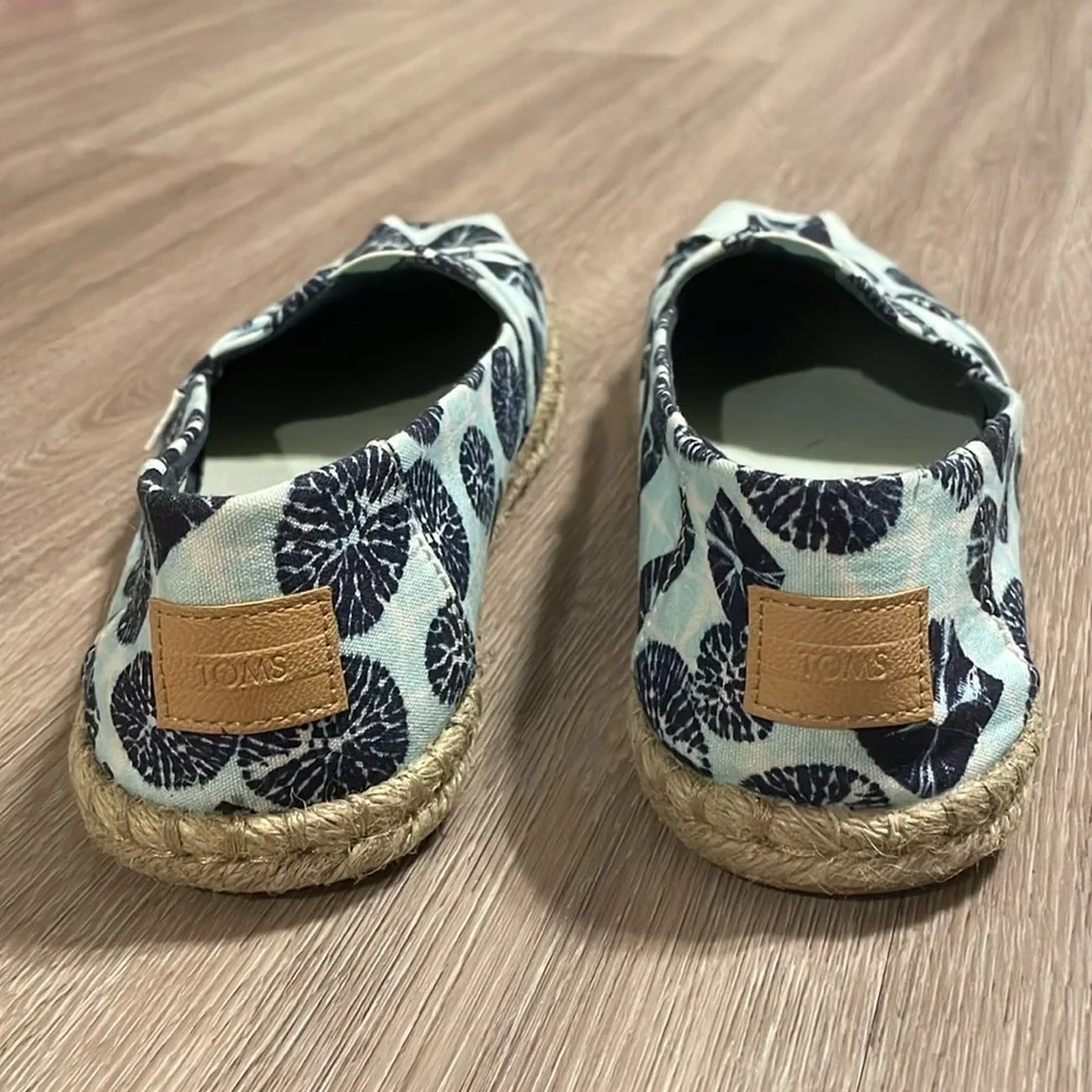 Tom’s Women ALPARGATA ROPE ESPADRILLE Flats Size 6.5 Blue Bohemian Granola Girl